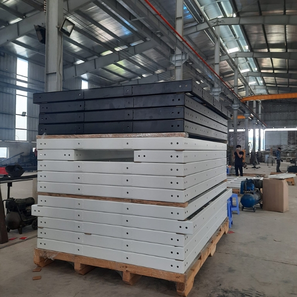 Steel pallet